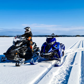 Moottorikelkkailua Kuhmossa